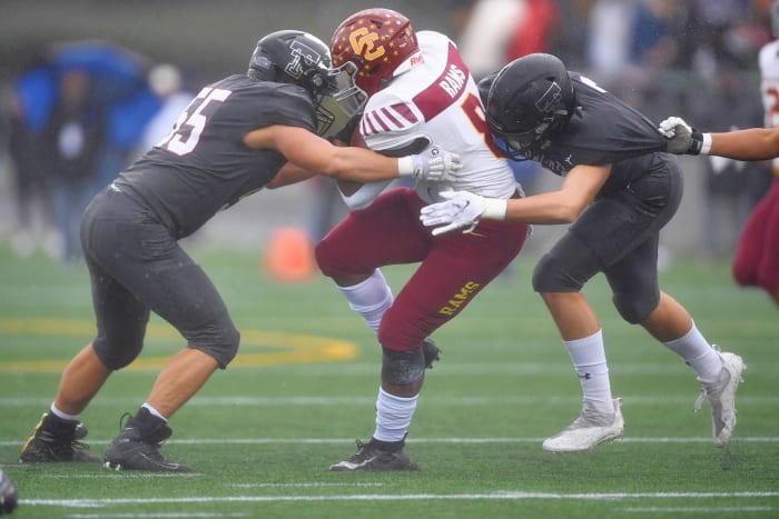 Tualatin.Central-Catholic.6A-football-final.Leon-Neuschwander.26